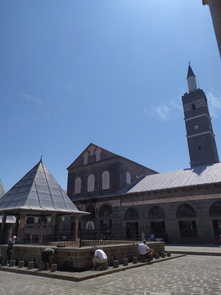 Diyarbakır Ulu Camii Hanefiler Bölümü